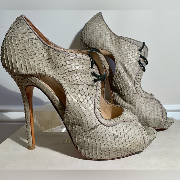 Pour La Victoire gray snakeskin embossed open toe stiletto - Picture 1 of 16